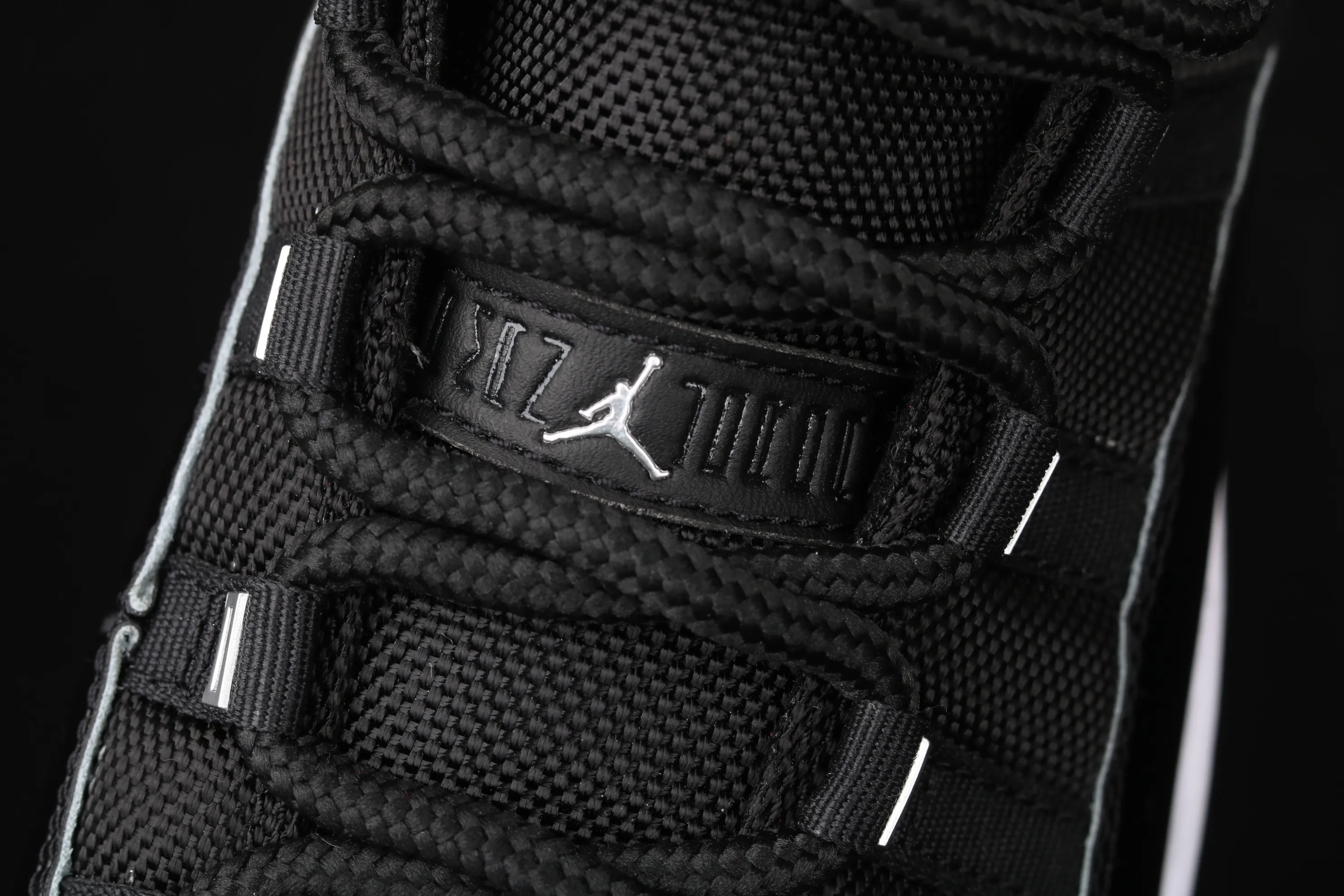 All Categories Air Jordan Jordan Series Basketball Shoes Air Jordan 11 Pure Original Version Air Jordan 11 "25th Anniversary" AJ11 Joe 11 Devil II Genuine Standard Real Carbon CT8012-011